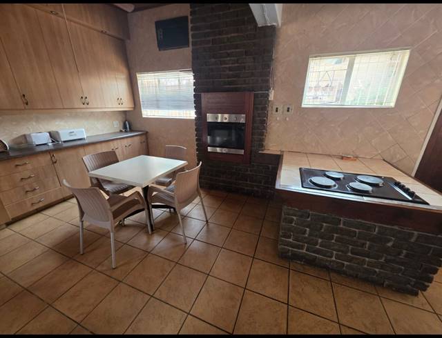 5 BEDROOM HOUSE FOR SALE IN SINOVILLE